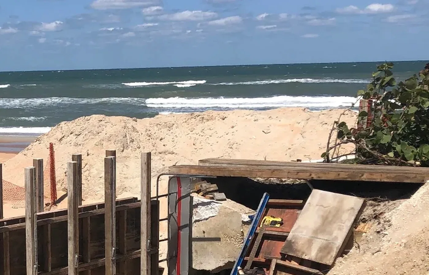 Concrete seawall construction detail illustrating shoreline wall condition in Florida by AVS Marine