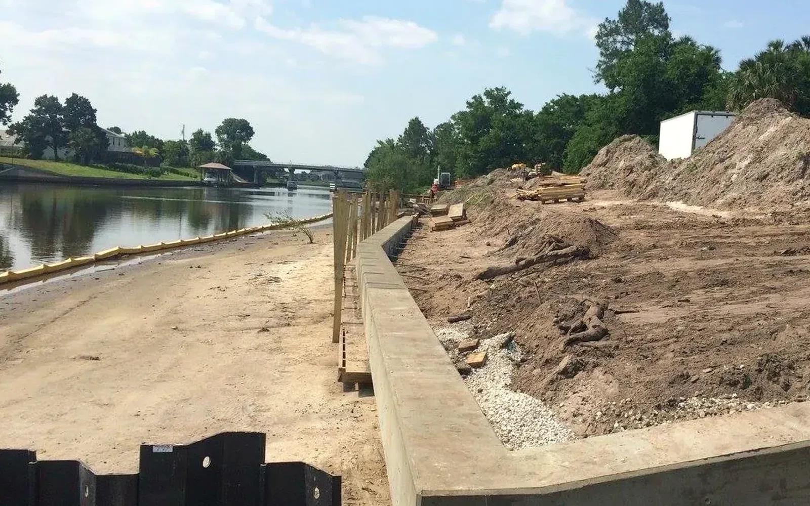 Concrete seawall construction and replacement along a Florida waterfront by AVS Marine